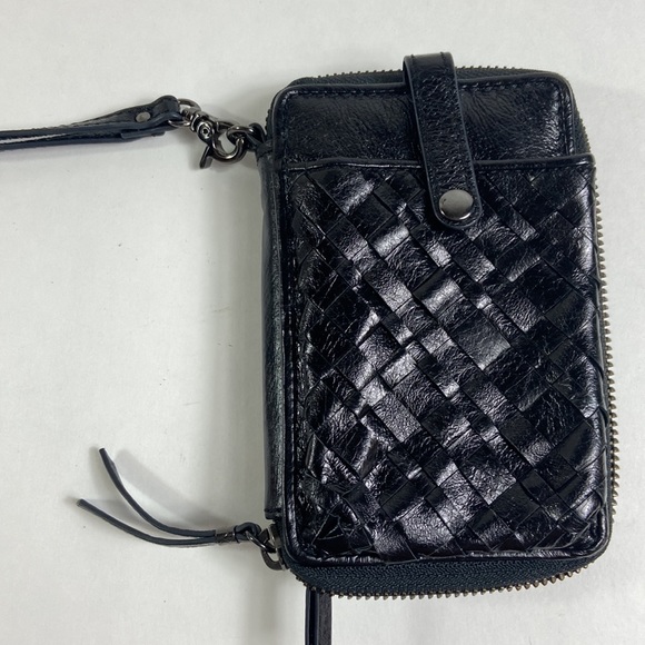 Nwot Elliot Luca black woven phone holder wristlet - Picture 5 of 6